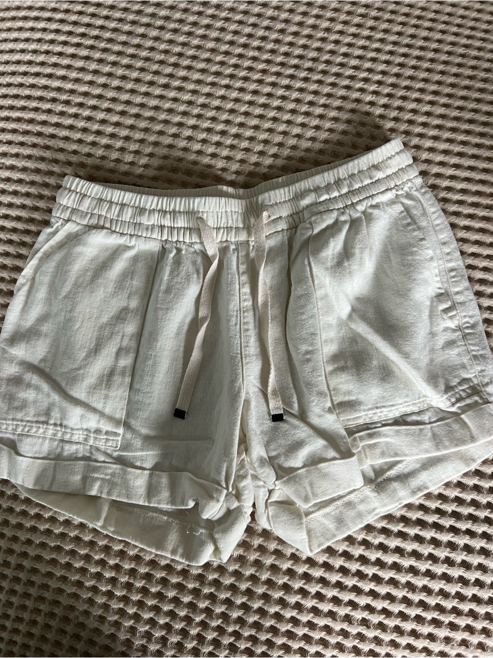Old Navy White Elastic Waist Drawstring lien Shorts